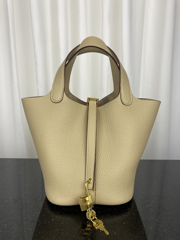 Hermes Handbags 151